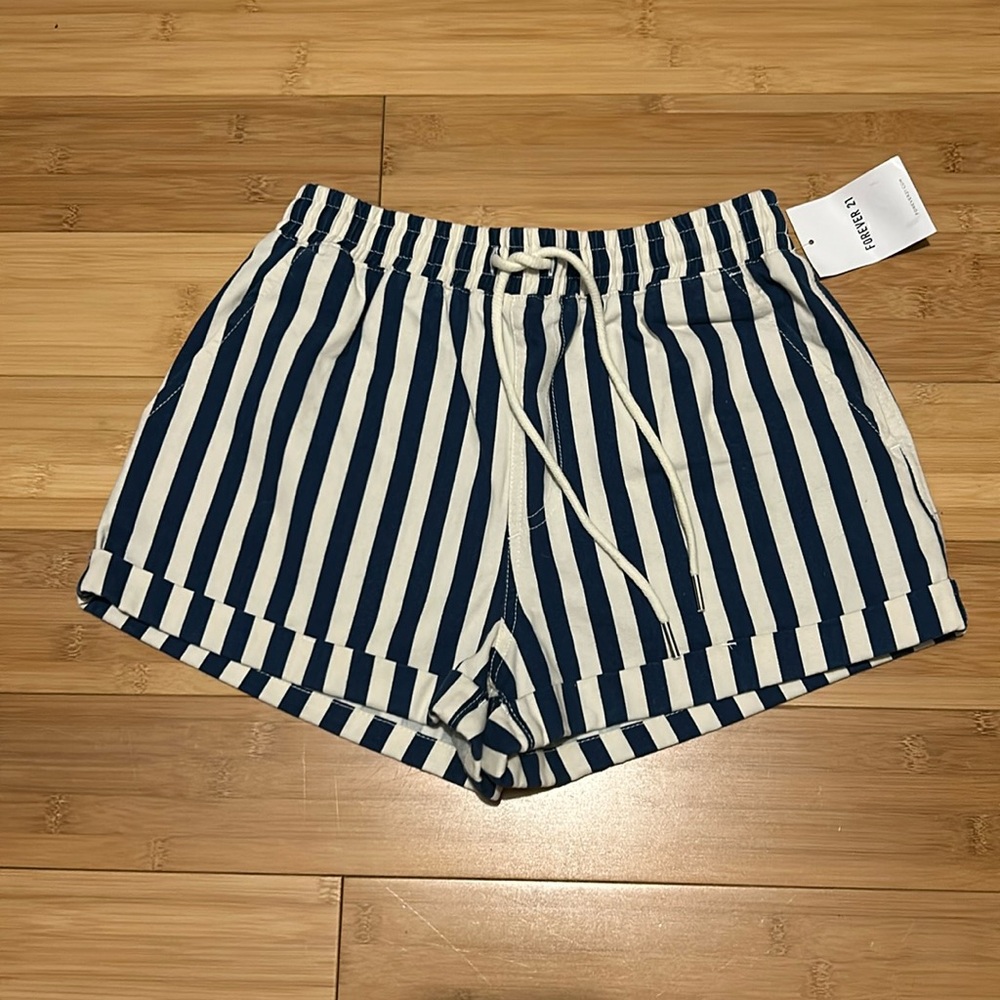 💙 NWT Forever 21 shorts